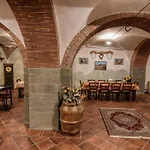 Nyaraló Fuer 20 Personen In Cortona- Trasimenischer By Interhome