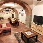 Fuer 20 Personen In Cortona- Trasimenischer By Interhome * Cortona