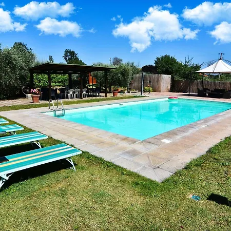 Fuer 20 Personen In Cortona- Trasimenischer By Interhome *