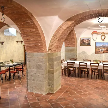 Fuer 20 Personen In Cortona- Trasimenischer By Interhome 度假居 哥尔顿