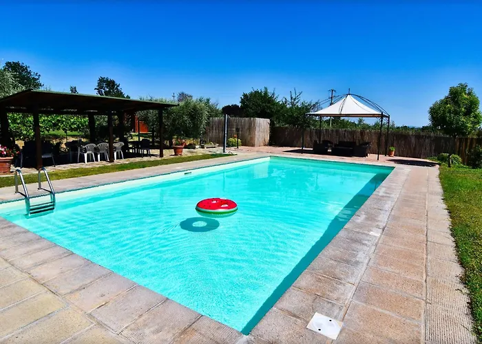 Semesterbostad Fuer 20 Personen In Cortona- Trasimenischer By Interhome