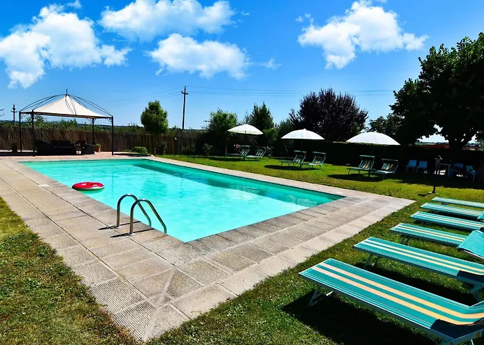 Fuer 20 Personen In Cortona- Trasimenischer By Interhome