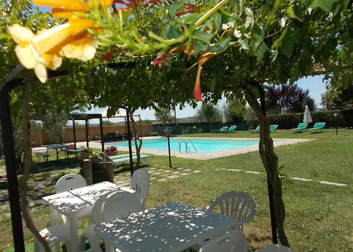 Fuer 20 Personen In Cortona- Trasimenischer By Interhome