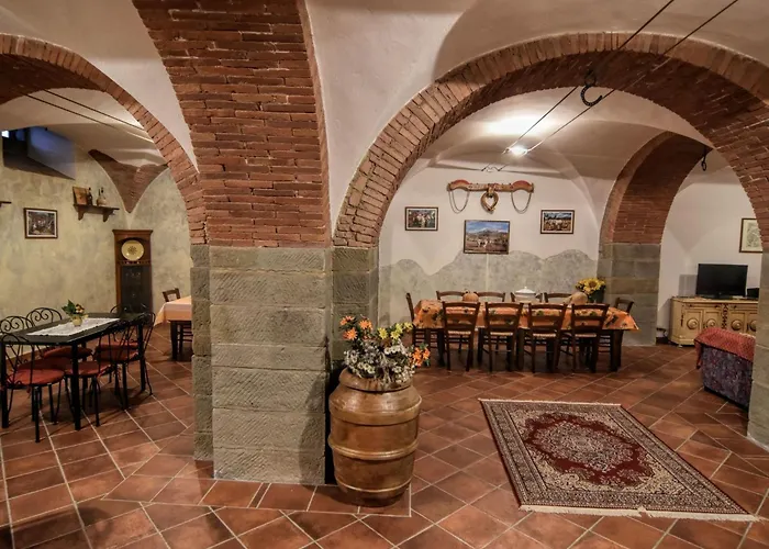 Semesterbostad Fuer 20 Personen In Cortona- Trasimenischer By Interhome