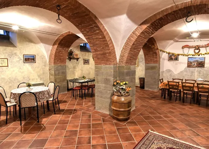 Fuer 20 Personen In Cortona- Trasimenischer By Interhome